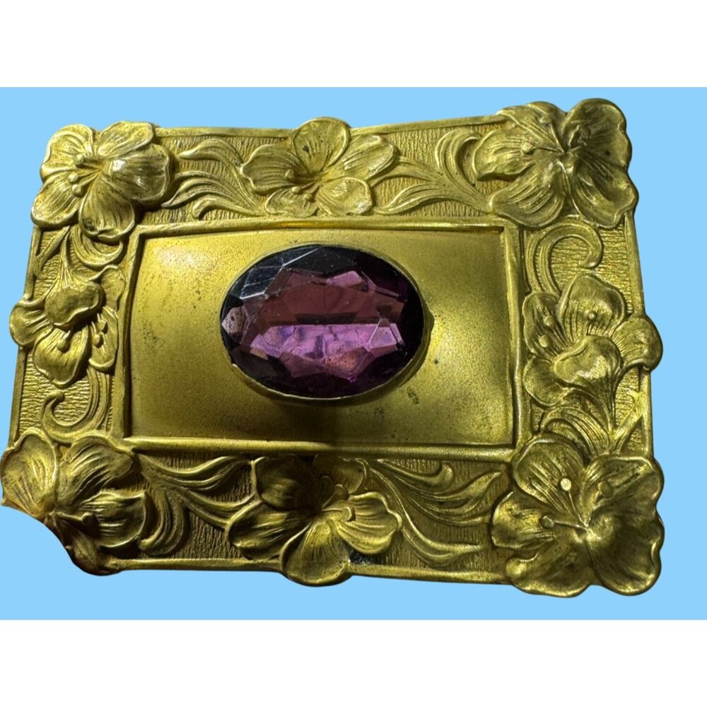 Art Nouveau Floral Gold-Tone Brooch With Purple Stone C Clasp